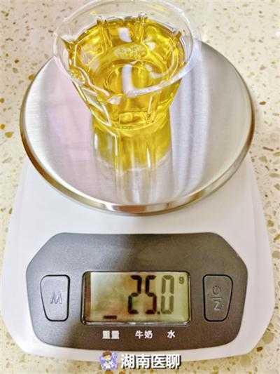 25克食用油的测量方法图片：25克食用油该怎么量