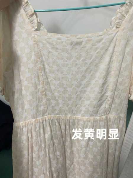 白色真丝染色怎么洗掉：白色真丝衣服染色